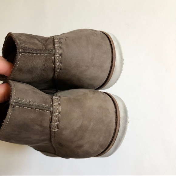 Clark’s Brown Men Chukka Boots main image 8
